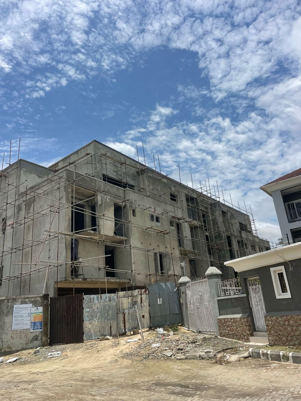 Banana Island (306 Close) Banana Island (306 Close)